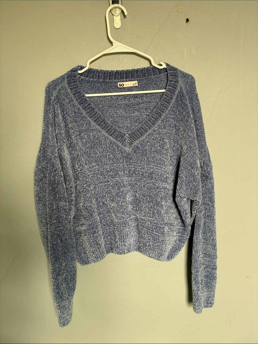 SO Medium V Neck Slouchy Blue Polyester sweater cottage cozy oversized